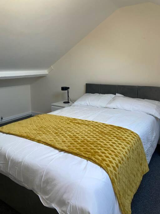 Modern 1 Bed Apartment In The City Centre Of Derby Exterior photo